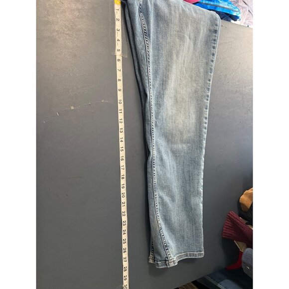 L.L. Bean Mens Standard Fit BeanFlex Jeans 36x30 Light Wash Denim - Picture 8 of 10